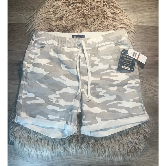 Democracy  New women’s camouflage high rise “ab” leisure shorts - Picture 9 of 10